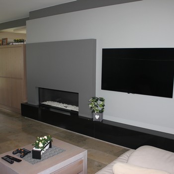 ingewerkte haard met TV-meubel